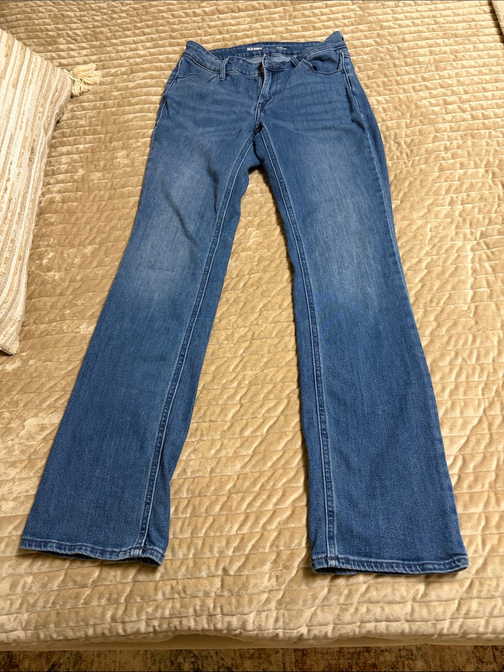 Old navy mid rise Wow boot cut jeans - size 2